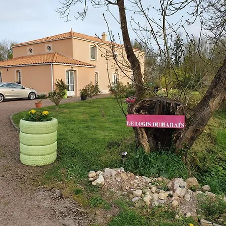 Bed & Breakfast Le Logis Du Marais 3*