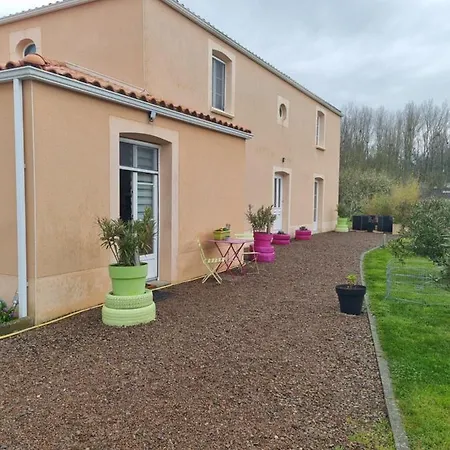 Bed & Breakfast Le Logis Du Marais 3*