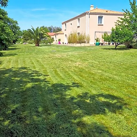 Le Logis Du Marais Bed & Breakfast