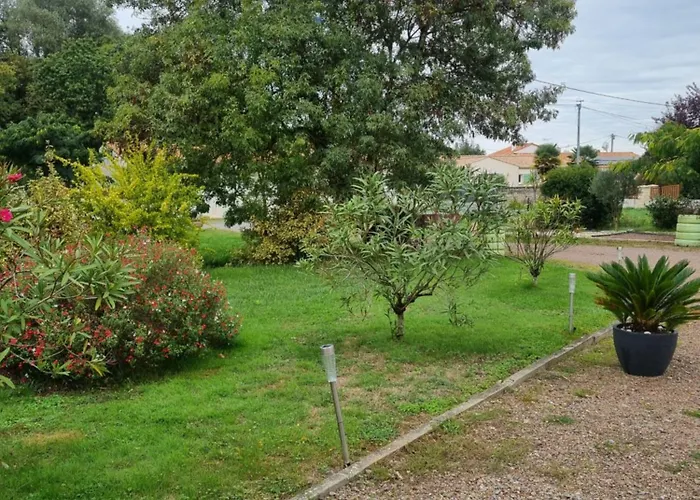 B&B Le Logis Du Marais 3*